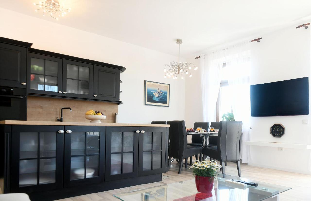 Divia Apartment Rijeka Luaran gambar